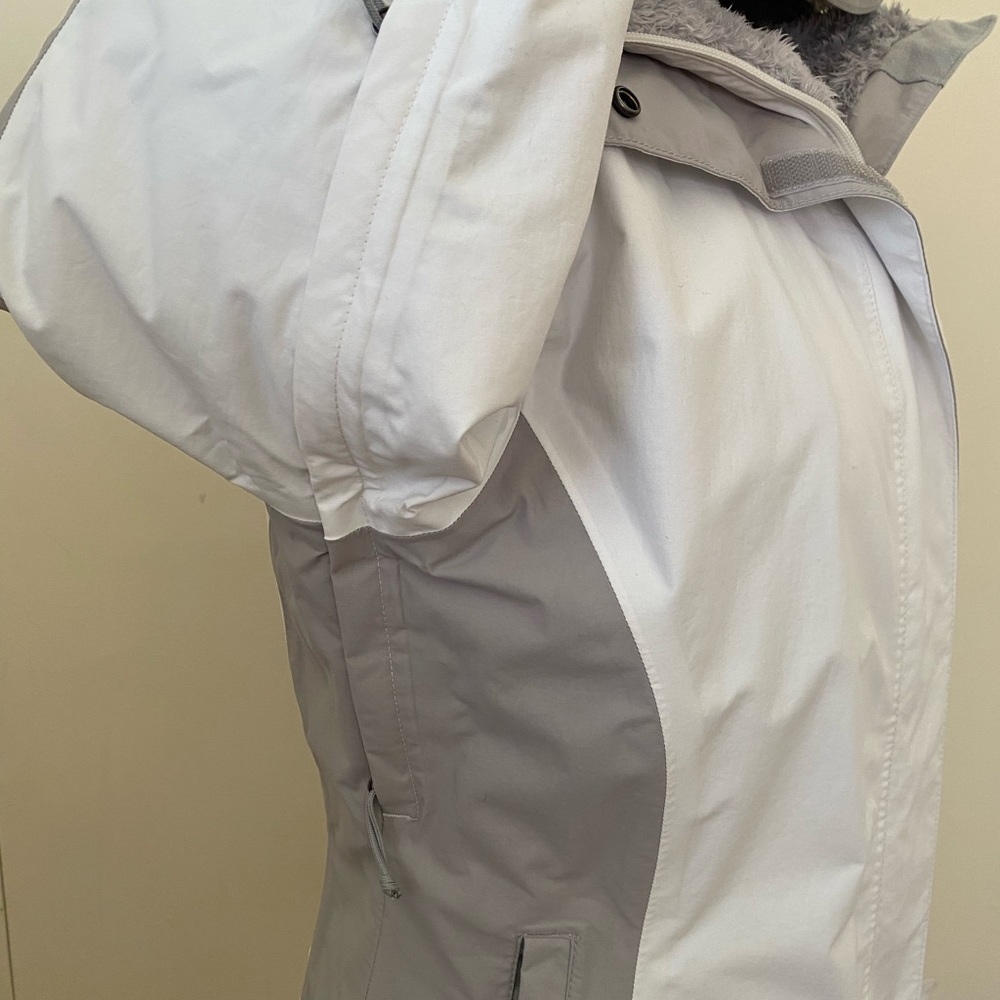 The North Face Women's White & Light Gray Ski Jacket with Removable Hood - Picture 8 of 16